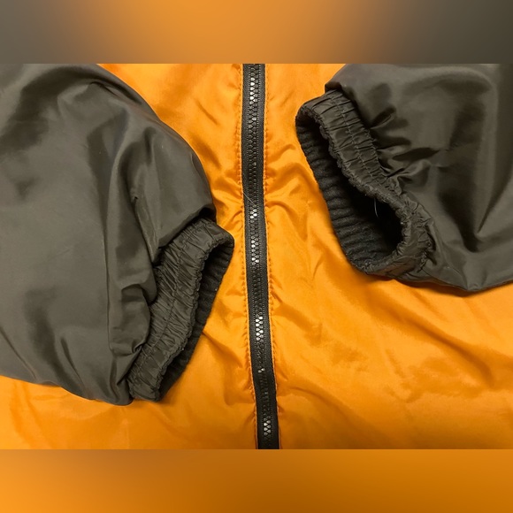 Cool weather outer by Marmot. Super sharp! - Picture 4 of 9